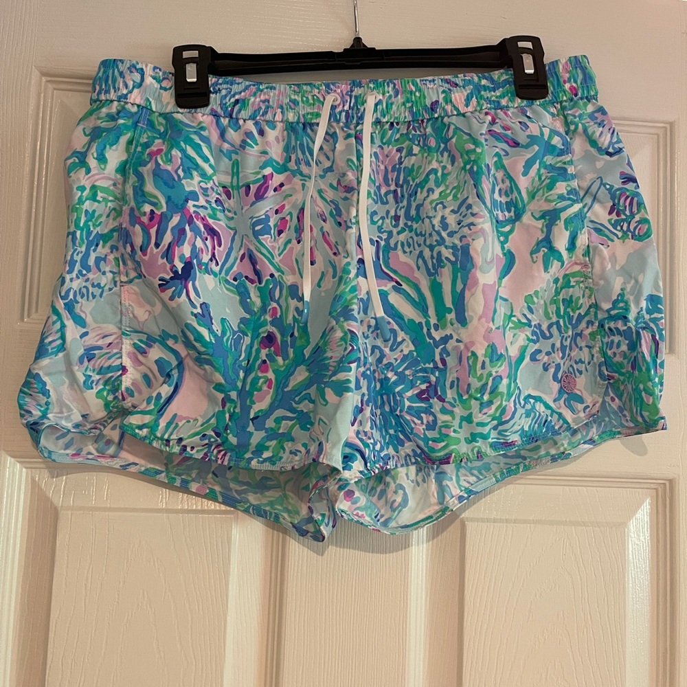 NWOT Lilly Pulitzer shorts size large